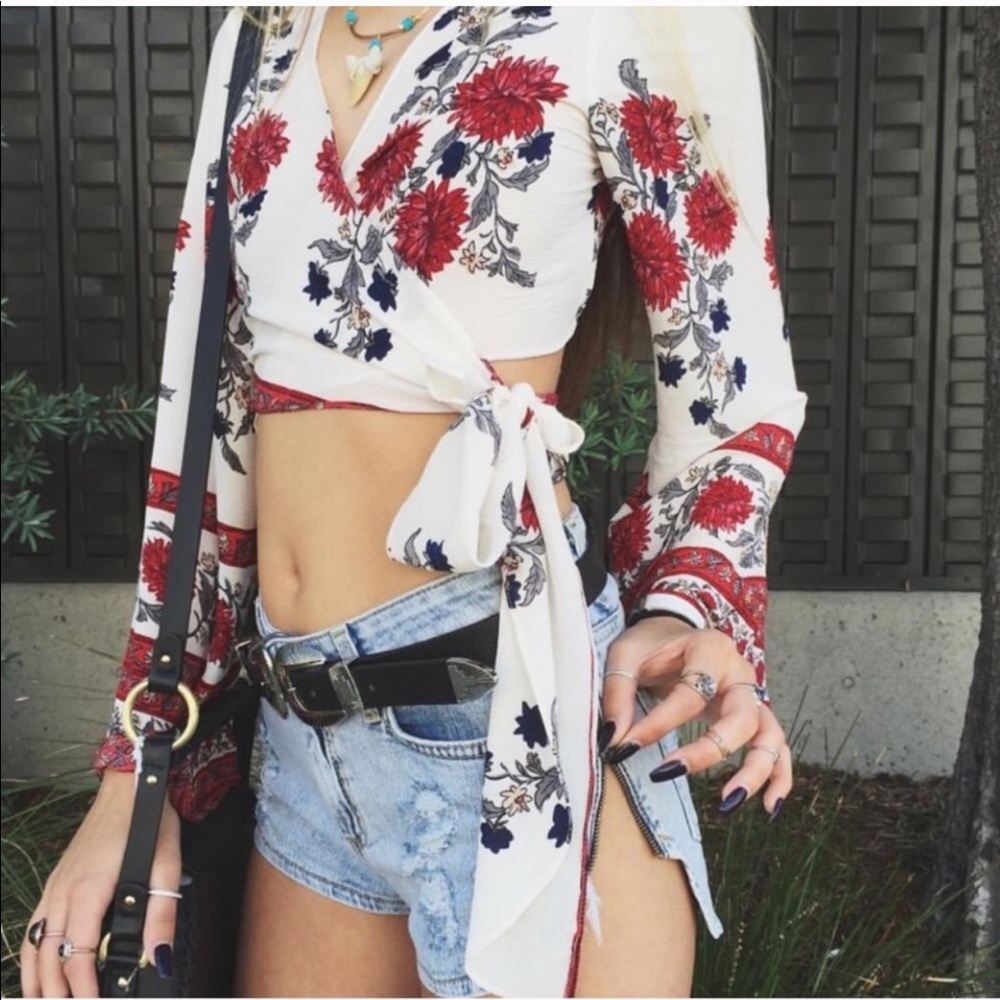 LF floral tie crop top gorgeous!